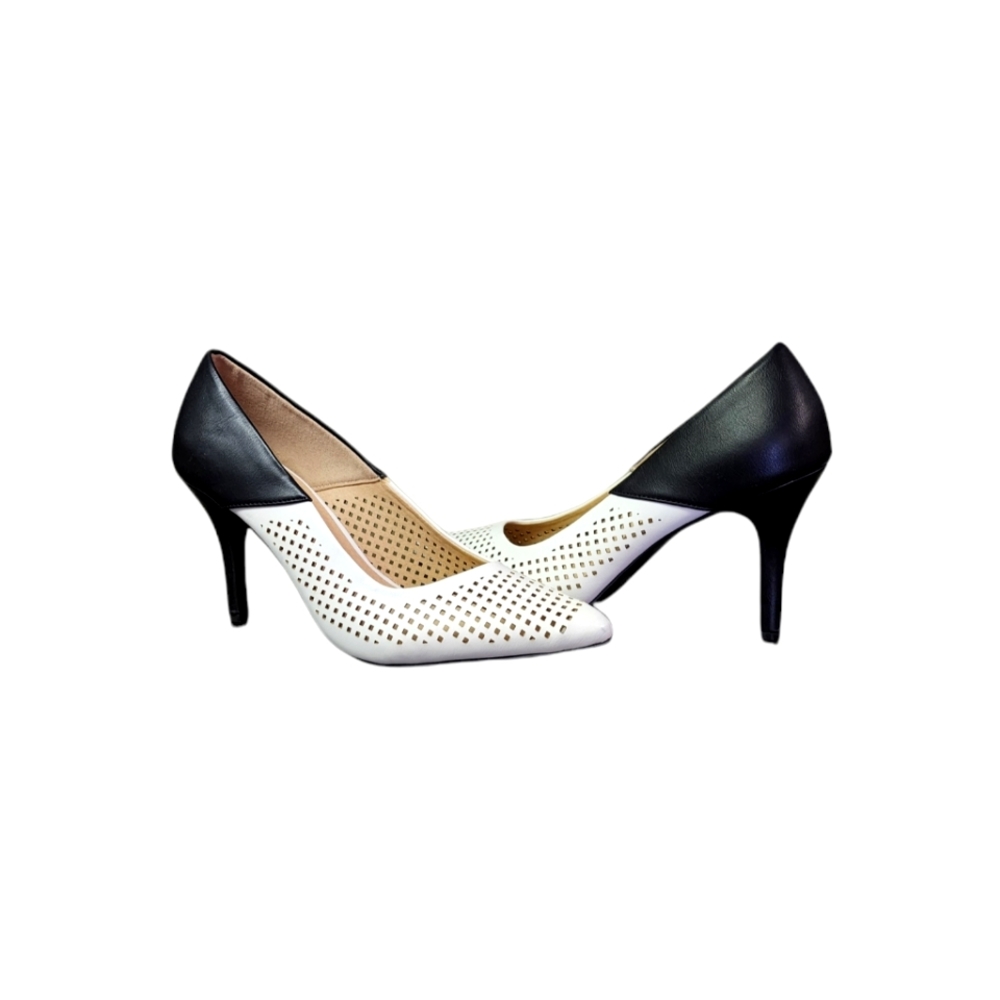 CATO Women's 8.5 Cream and Black Pumps